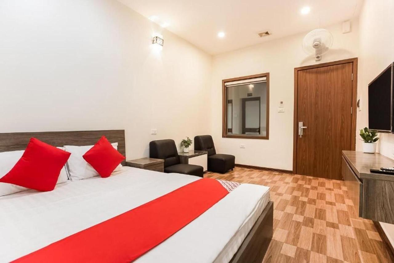 Khach San Giao Thong Hotel Ханой Екстериор снимка