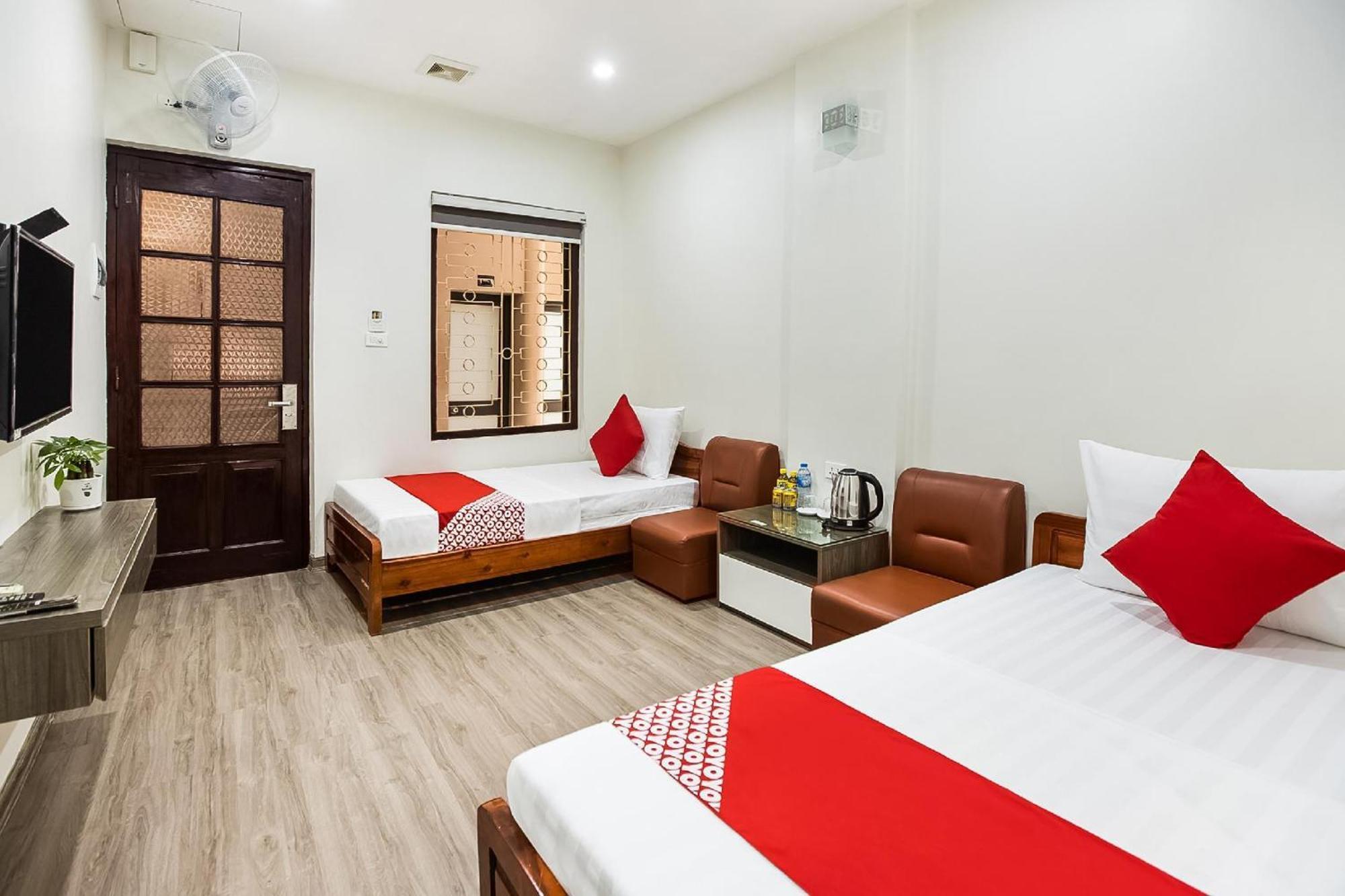 Khach San Giao Thong Hotel Ханой Екстериор снимка
