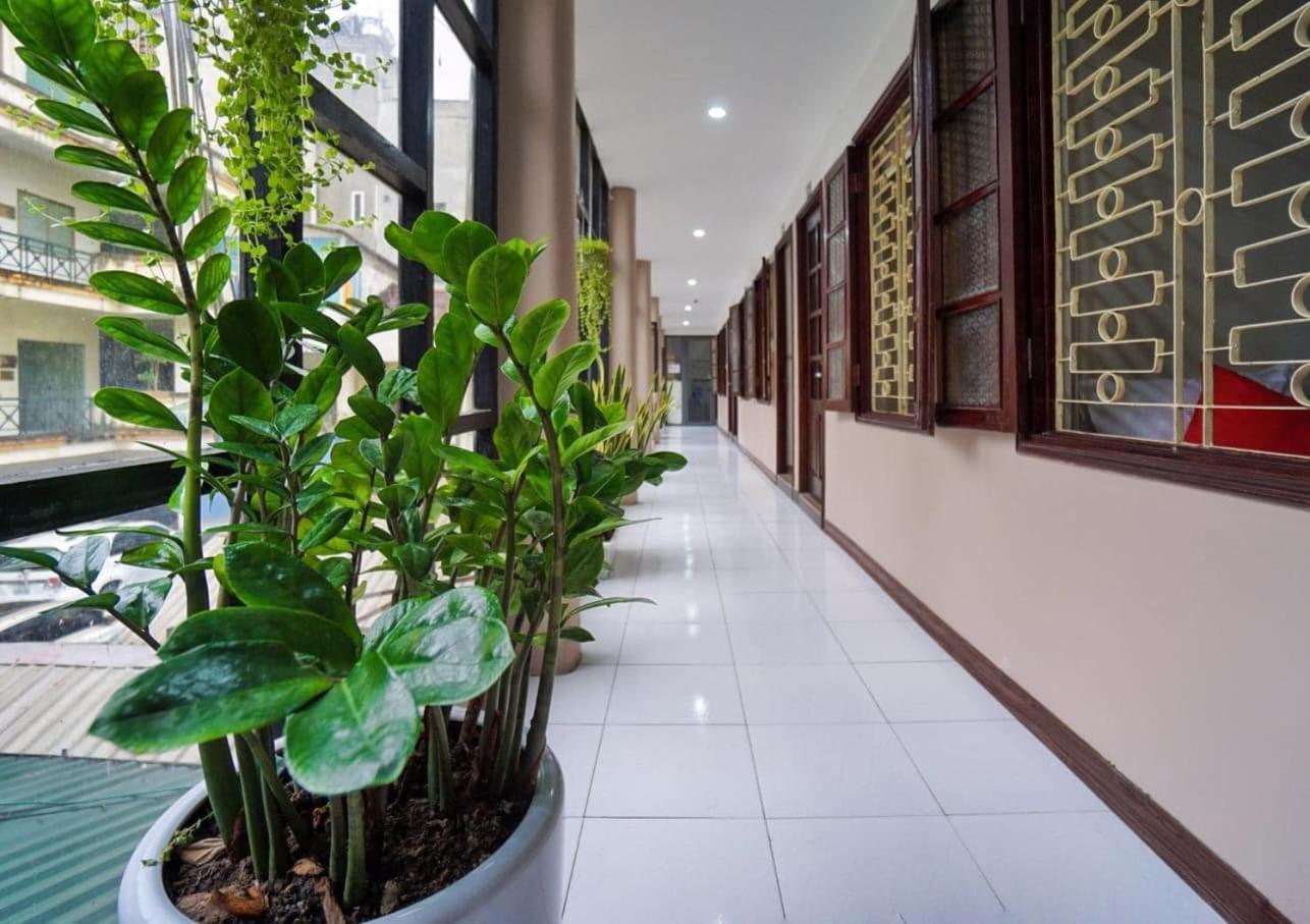 Khach San Giao Thong Hotel Ханой Екстериор снимка