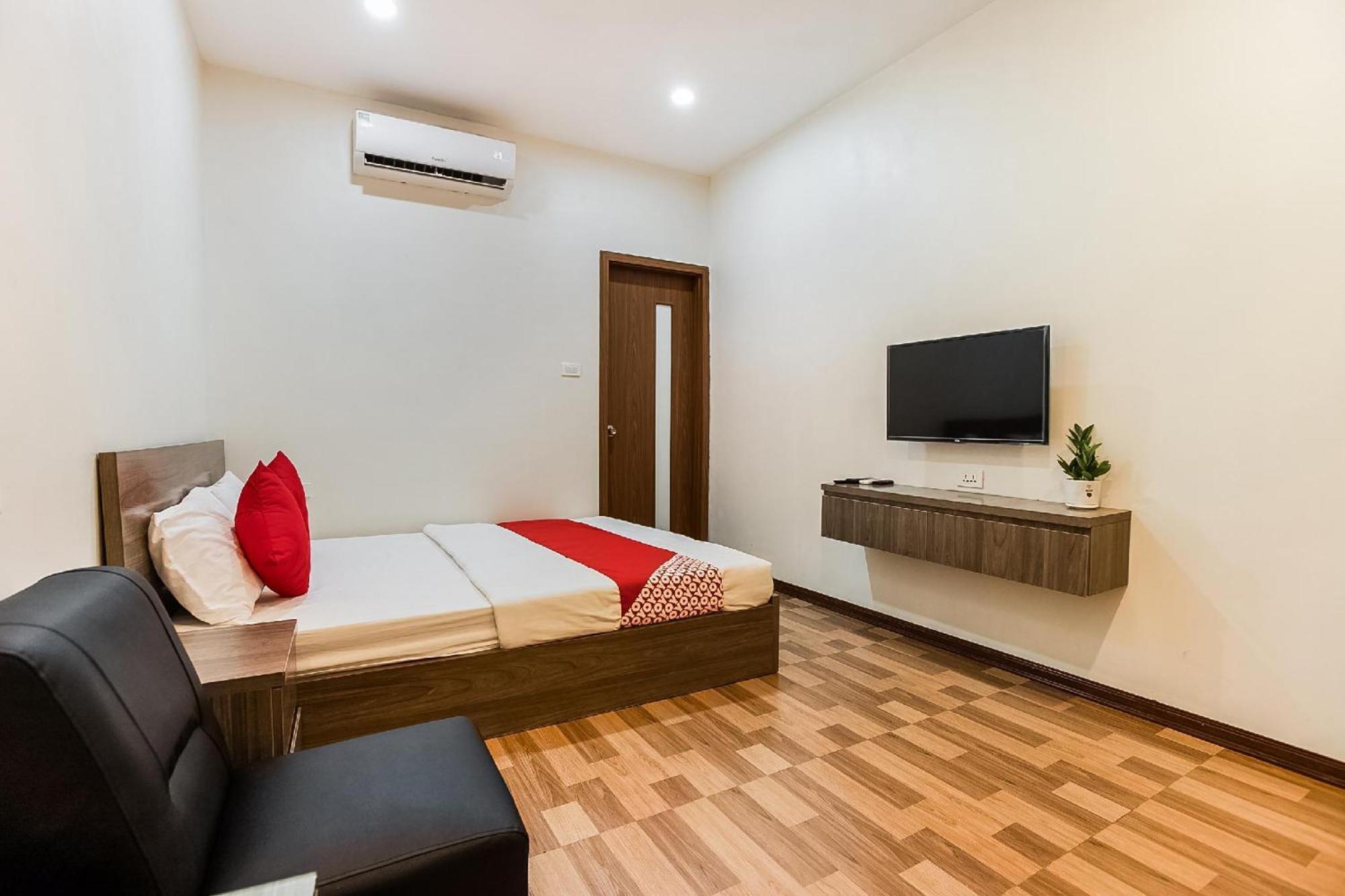 Khach San Giao Thong Hotel Ханой Екстериор снимка
