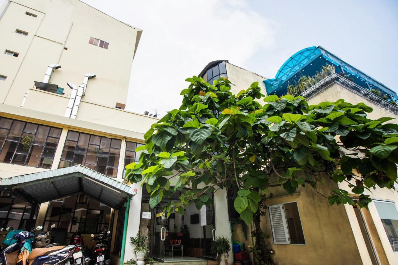 Khach San Giao Thong Hotel Ханой Екстериор снимка