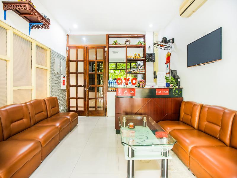 Khach San Giao Thong Hotel Ханой Екстериор снимка