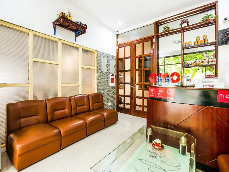 Khach San Giao Thong Hotel Ханой Екстериор снимка