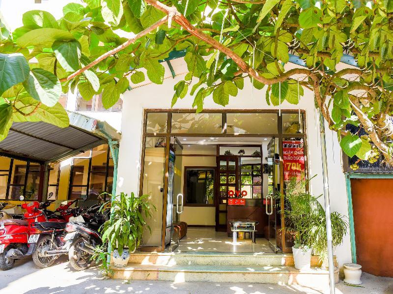 Khach San Giao Thong Hotel Ханой Екстериор снимка