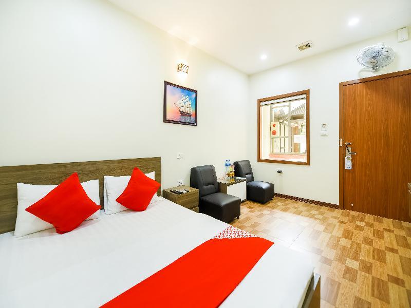 Khach San Giao Thong Hotel Ханой Екстериор снимка