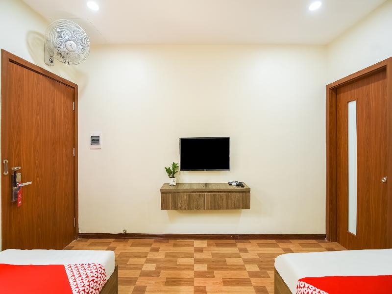 Khach San Giao Thong Hotel Ханой Екстериор снимка