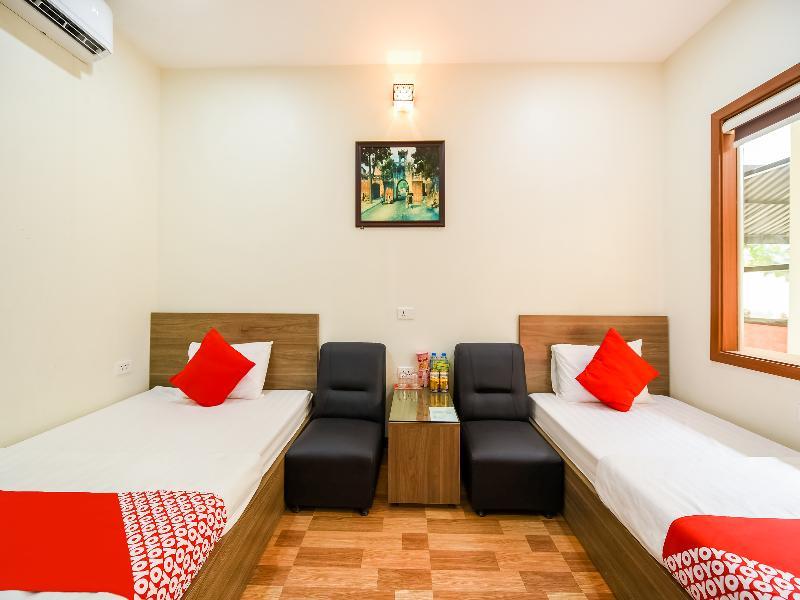Khach San Giao Thong Hotel Ханой Екстериор снимка