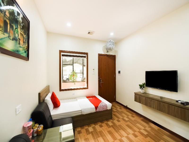 Khach San Giao Thong Hotel Ханой Екстериор снимка